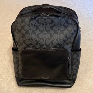 Coach Graham backpack Logo;Qb/Mi5 in signature canvas & leather; Black/Charcoal